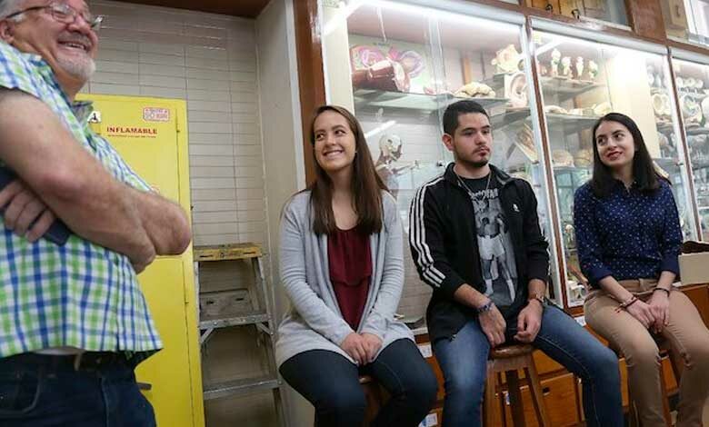 Estudiantes crean un bio plástico y viajarán a Abu Dhabi