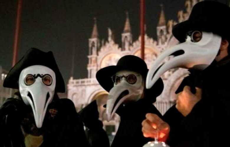 ¿Por qué los doctores usaban estas máscaras puntiagudas durante la peste?