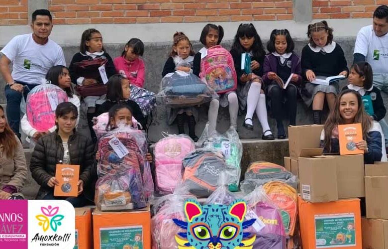 Donación de libros a las niñas de la Casa de la Alegría, en Toluca, Estado de México