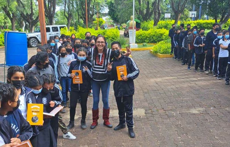 Donación de libros para EST N14 Internado Reyes Mantecón