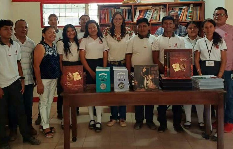 Dotan de libros a COBAO 55
