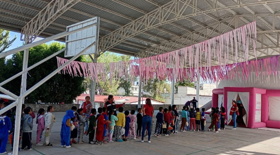 La Primaria 20 de Noviembre Celebra el Día del Niño con Cine Domo Gratuito en Puebla
