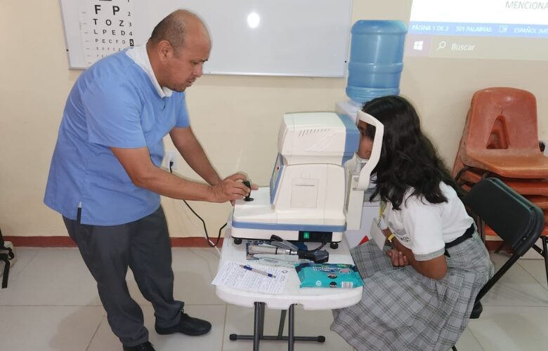 La Salud Visual Sigue Llegando a la Costa Oaxaqueña: Estudiantes de La Unión Reciben Atención Optométrica