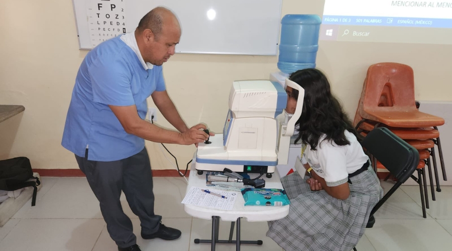 La Salud Visual Sigue Llegando a la Costa Oaxaqueña: Estudiantes de La Unión Reciben Atención Optométrica