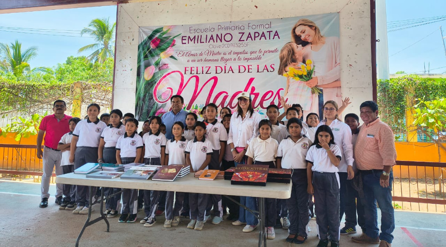 Primaria Emiliano Zapata recibe donación de libros